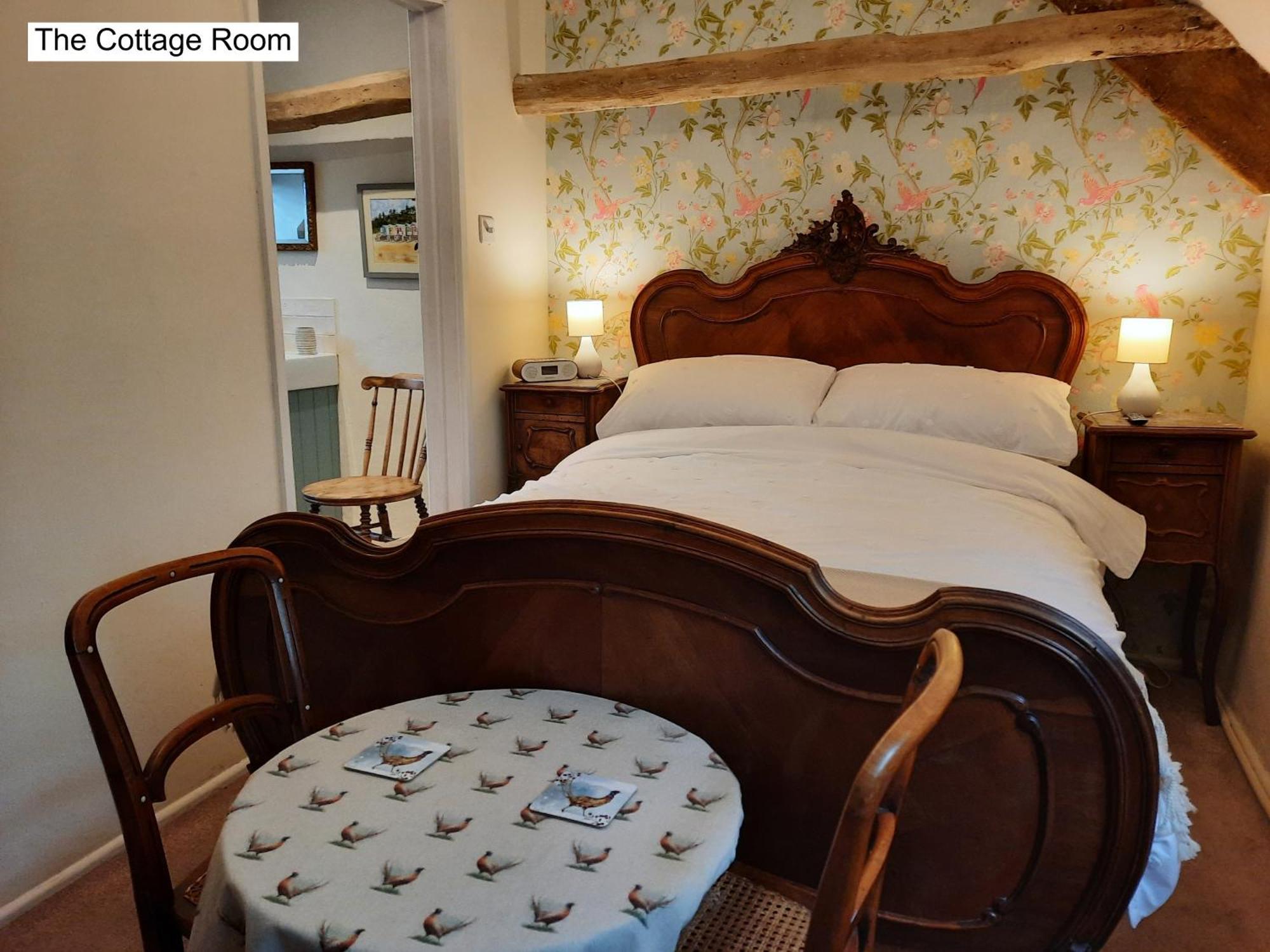 Cotswold Cottage Bed & Breakfast Luckington Экстерьер фото