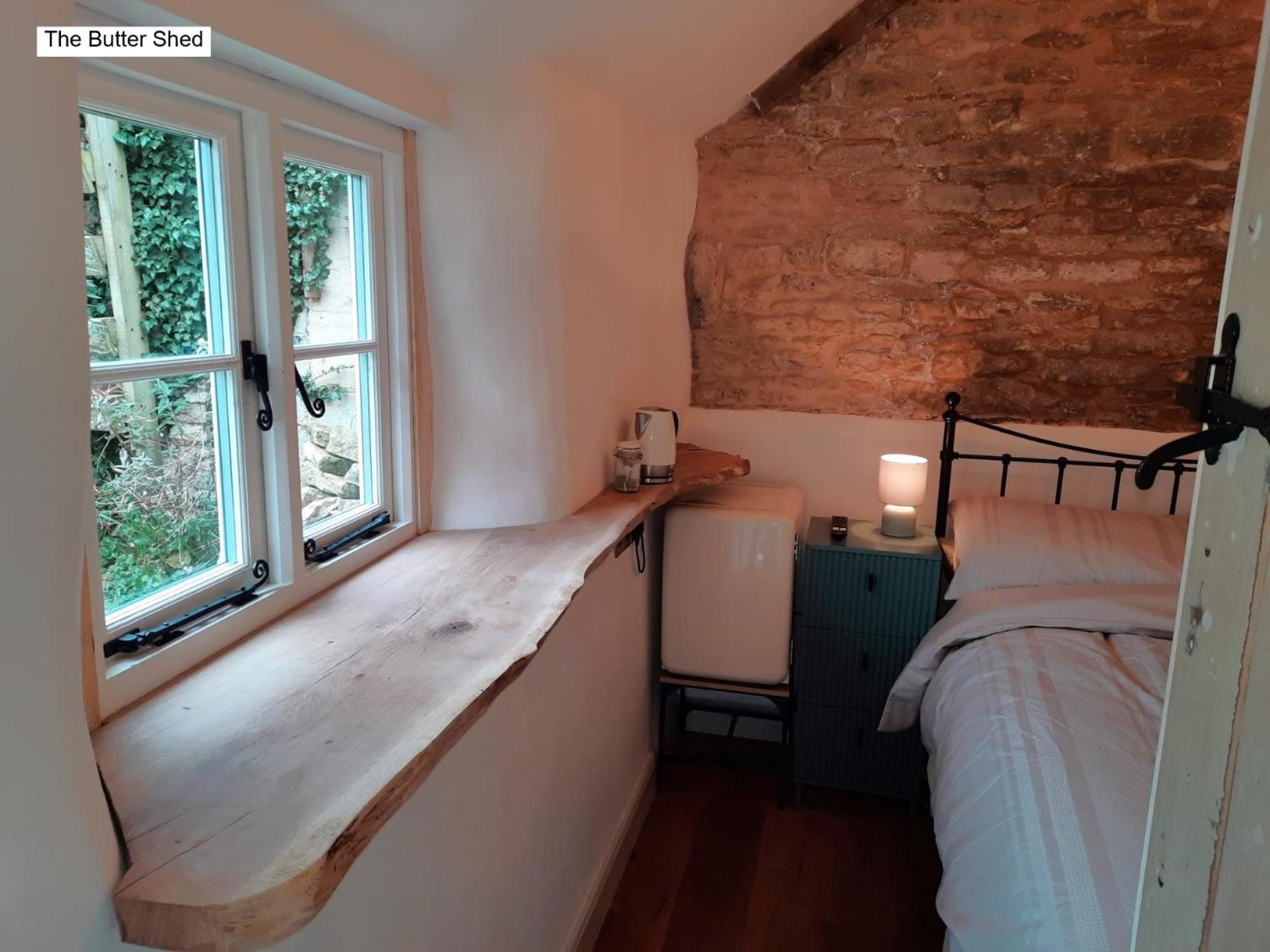 Cotswold Cottage Bed & Breakfast Luckington Экстерьер фото