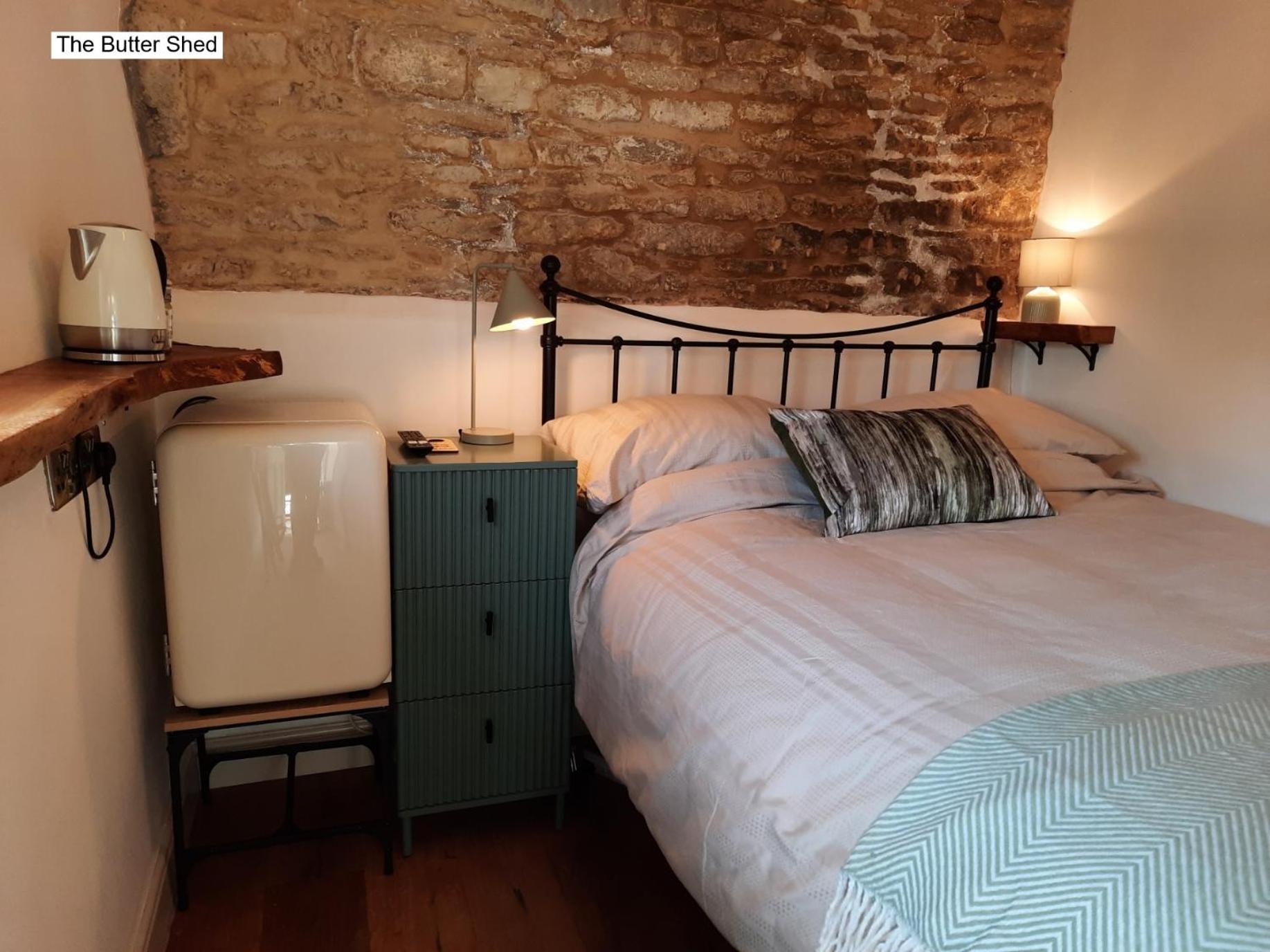 Cotswold Cottage Bed & Breakfast Luckington Экстерьер фото
